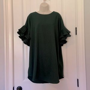 Hunter green short sleeve dress. Size S. Never worn.